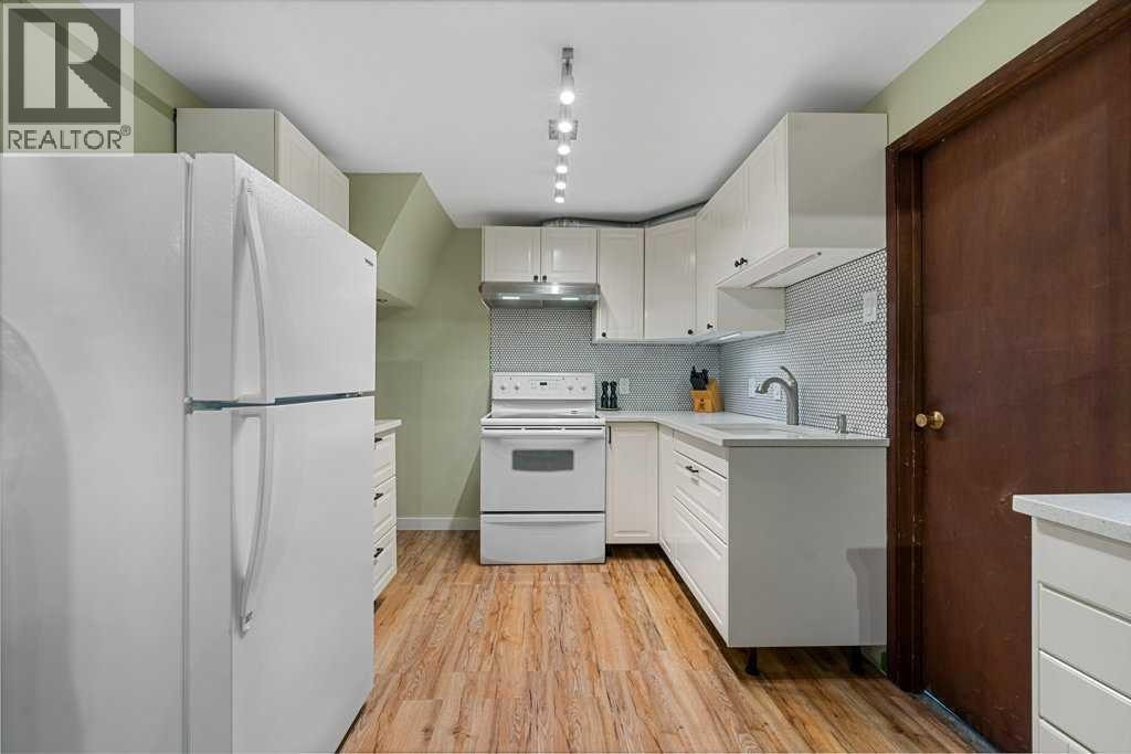 1632 Robson Crescent SE — photo 24
