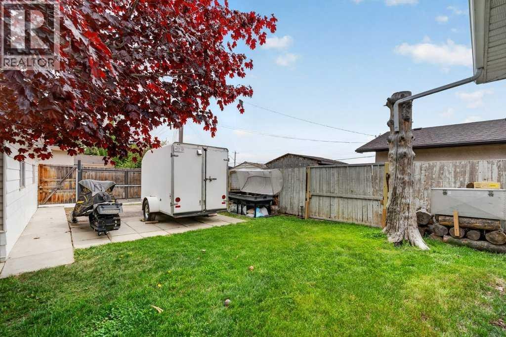 1632 Robson Crescent SE — photo 41