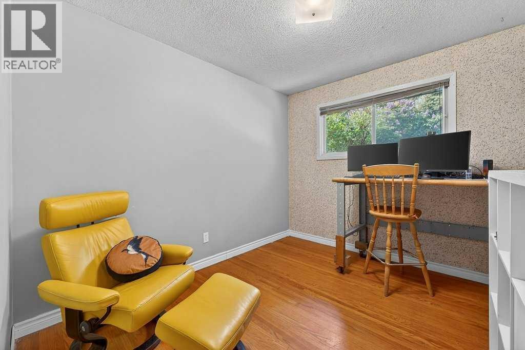 1632 Robson Crescent SE — photo 20