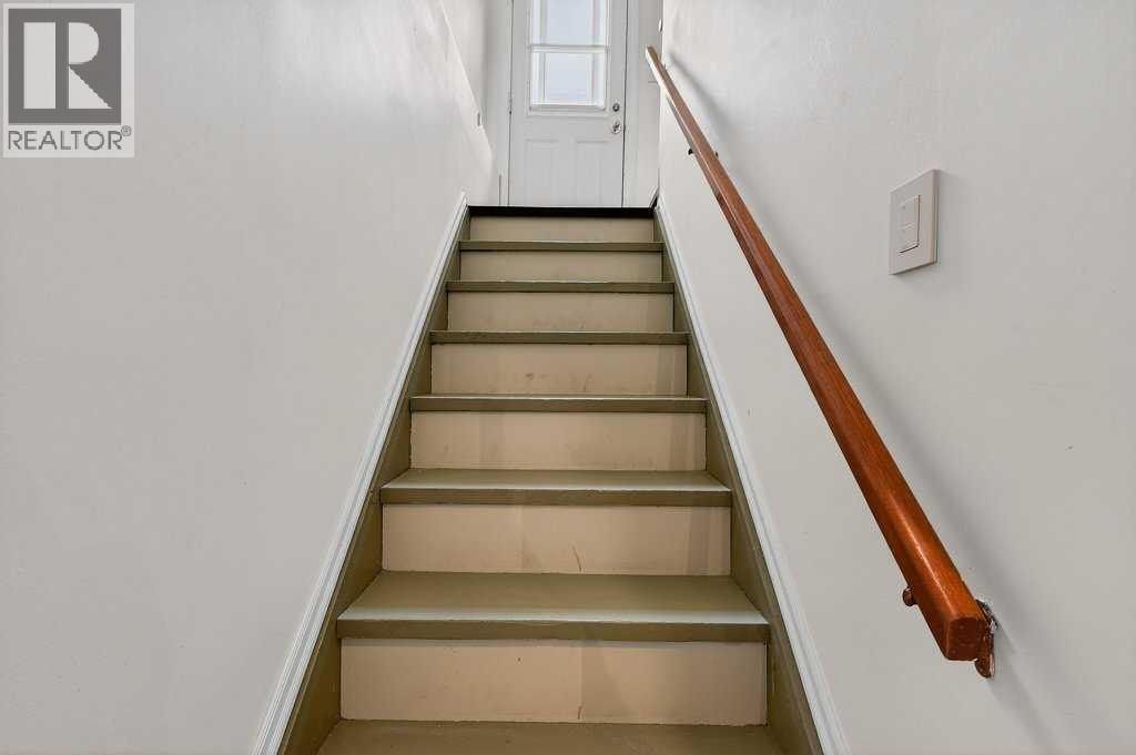 1632 Robson Crescent SE — photo 22