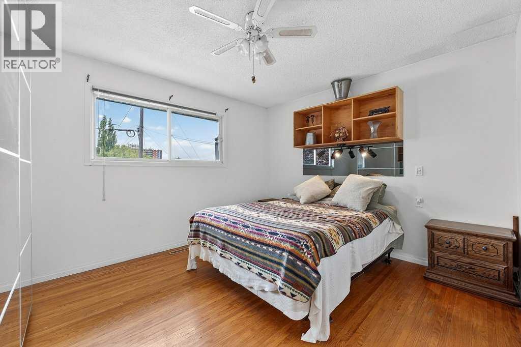1632 Robson Crescent SE — photo 17