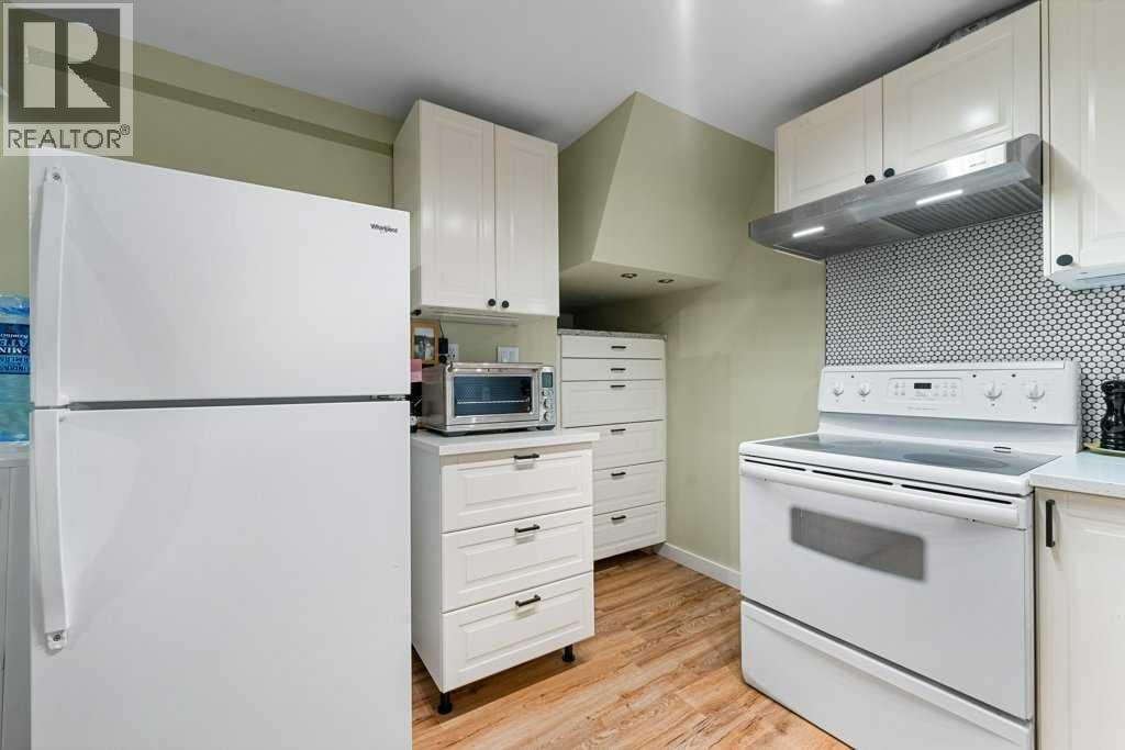 1632 Robson Crescent SE — photo 25