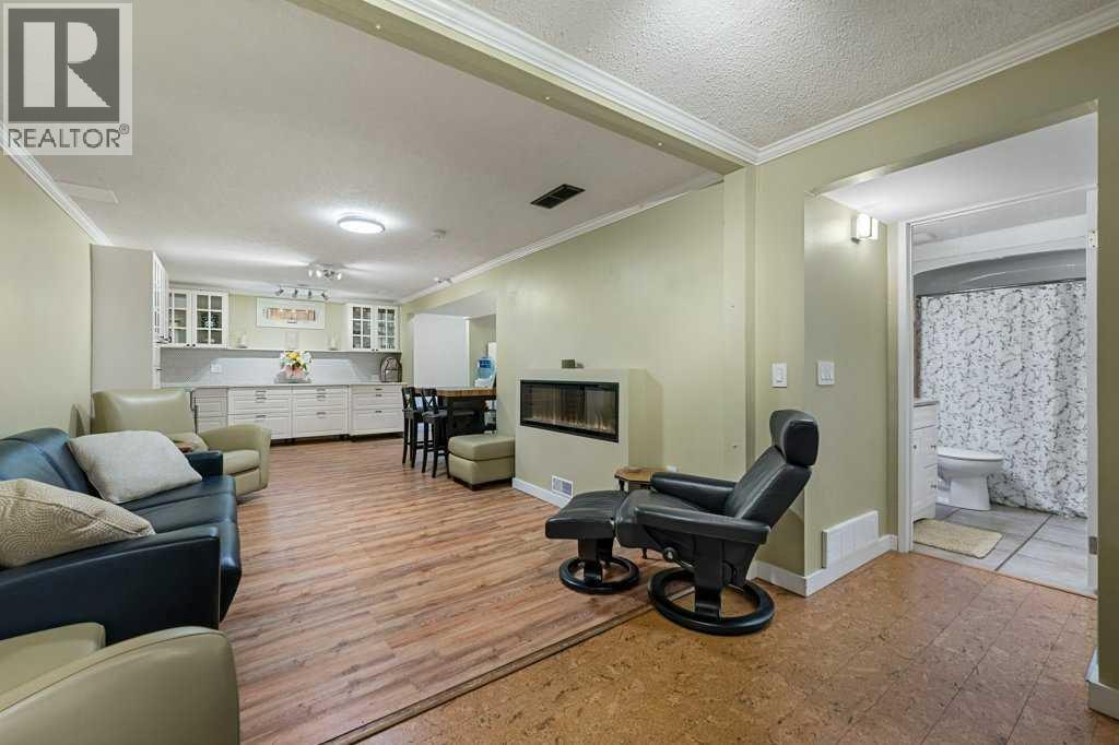 1632 Robson Crescent SE — photo 34