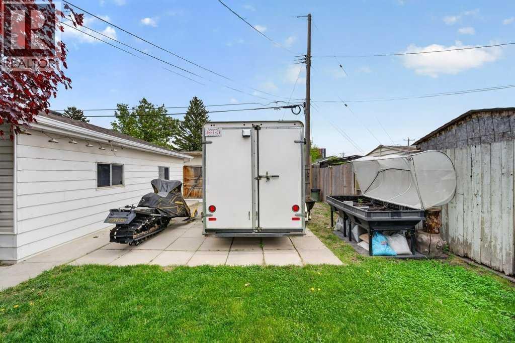 1632 Robson Crescent SE — photo 42
