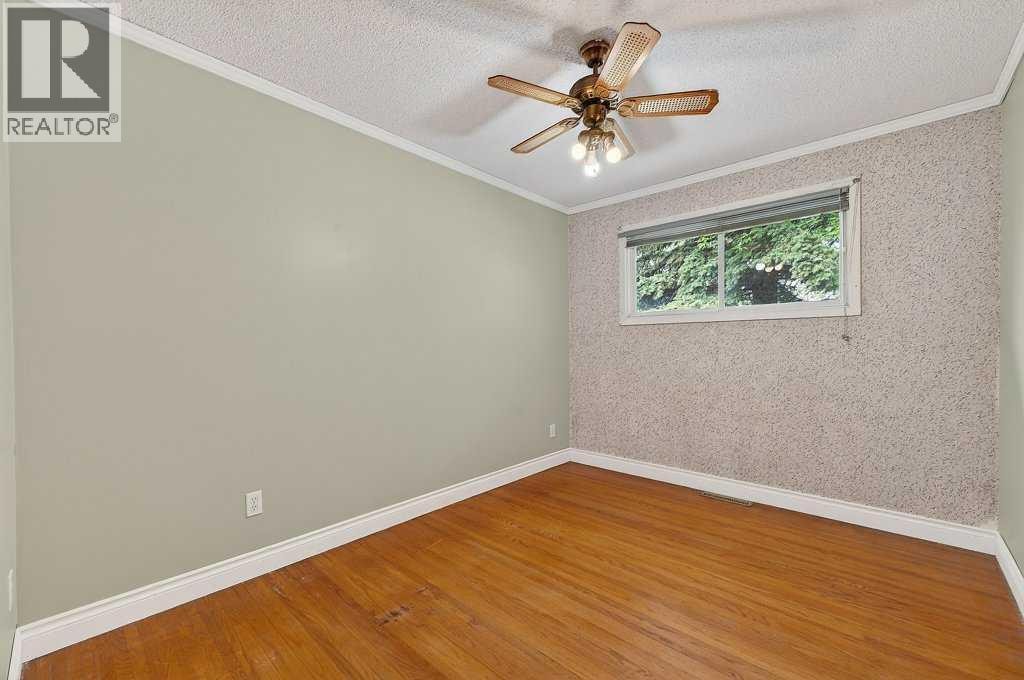 1632 Robson Crescent SE — photo 15