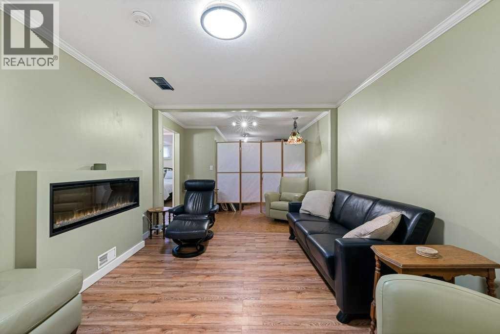 1632 Robson Crescent SE — photo 31