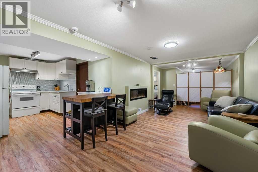 1632 Robson Crescent SE — photo 30