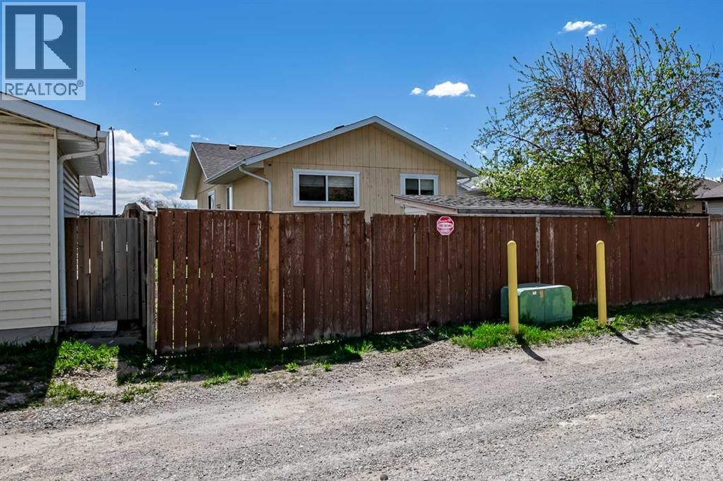 27 Aberdare Crescent NE — photo 33