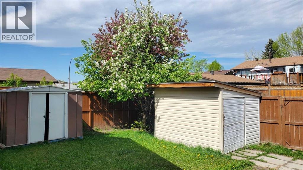 27 Aberdare Crescent NE — photo 34