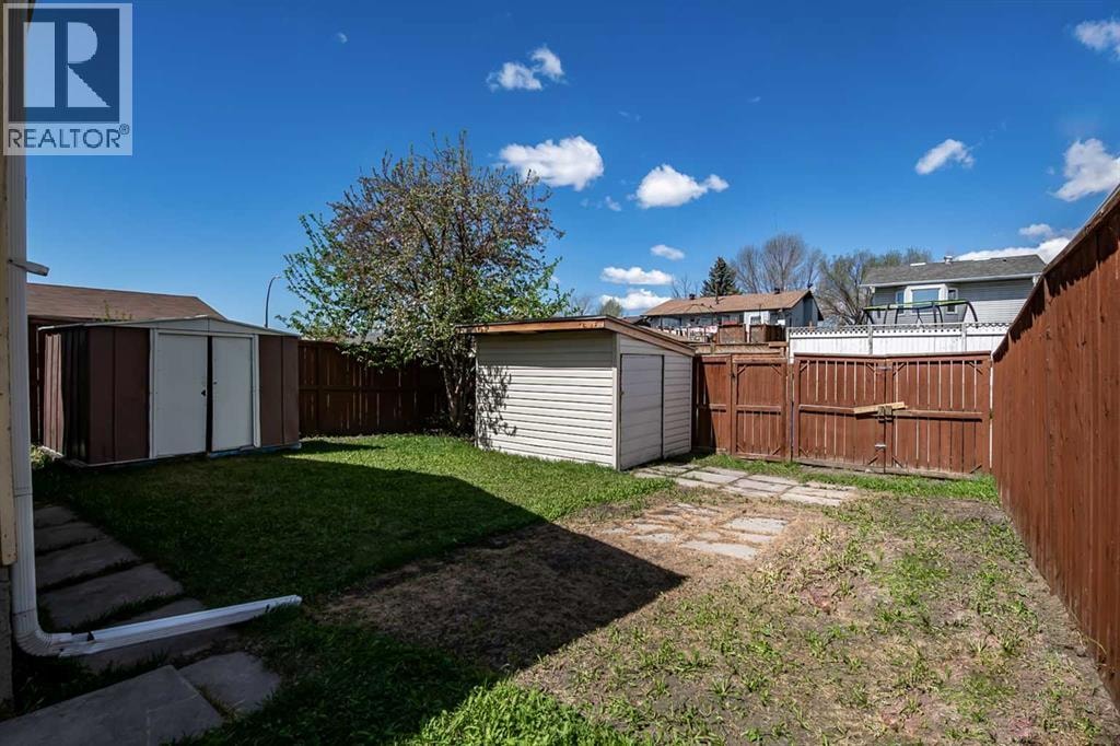 27 Aberdare Crescent NE — photo 31