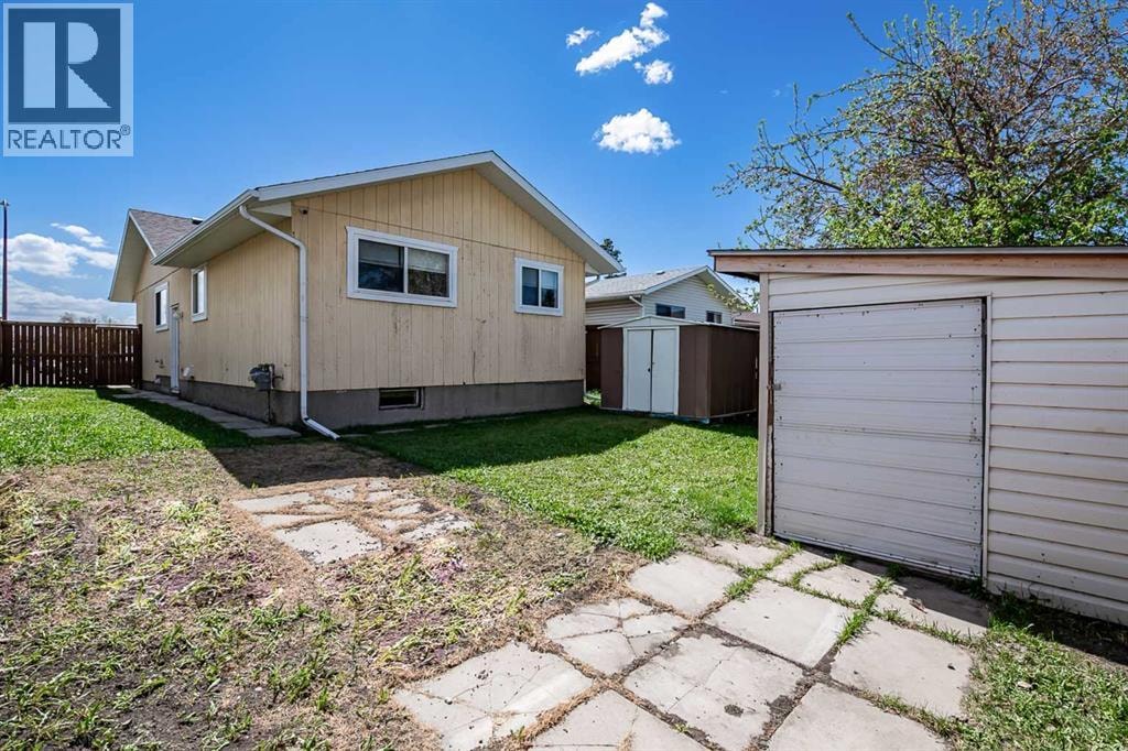27 Aberdare Crescent NE — photo 32