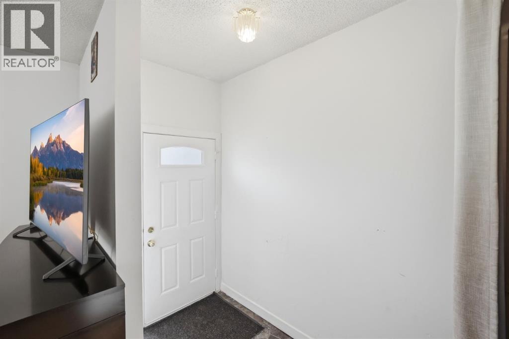 6907 4 Avenue NE — photo 8