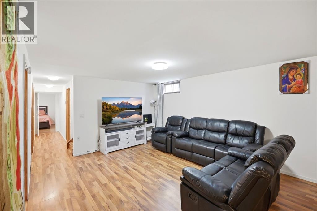 6907 4 Avenue NE — photo 27