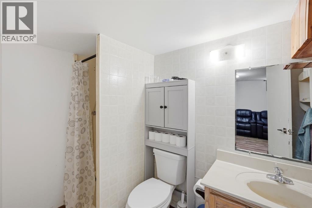 6907 4 Avenue NE — photo 32
