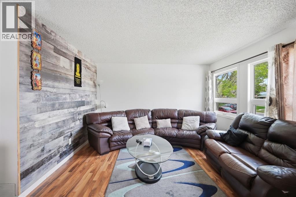 6907 4 Avenue NE — photo 10