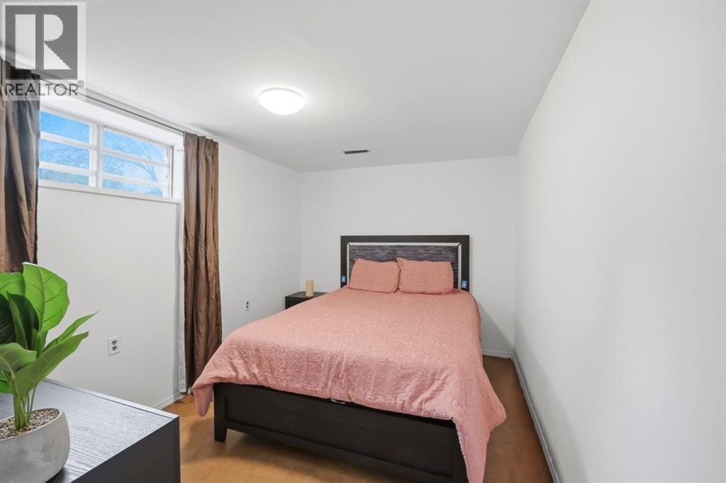 6907 4 Avenue NE — photo 35