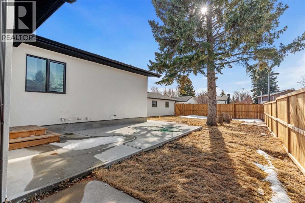 1731 111 Avenue SW — photo 40