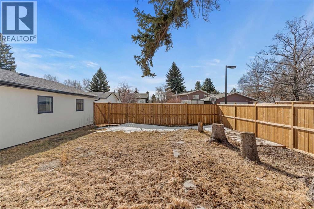 1731 111 Avenue SW — photo 41