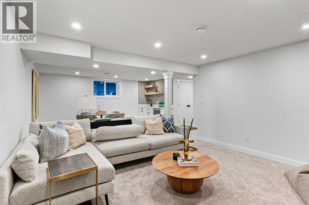 1731 111 Avenue SW — photo 33