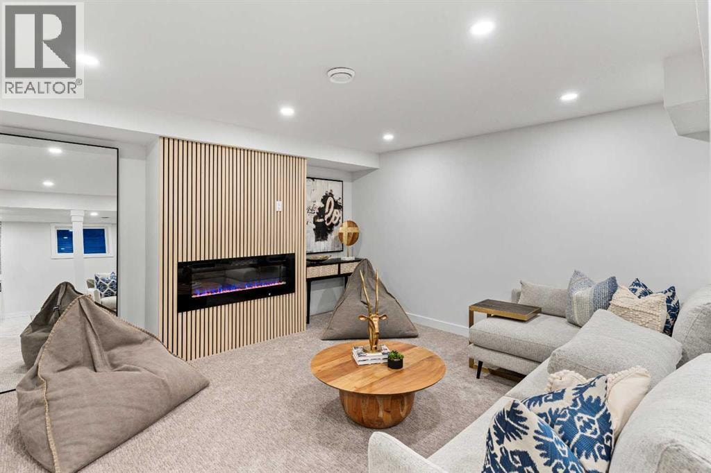 1731 111 Avenue SW — photo 32
