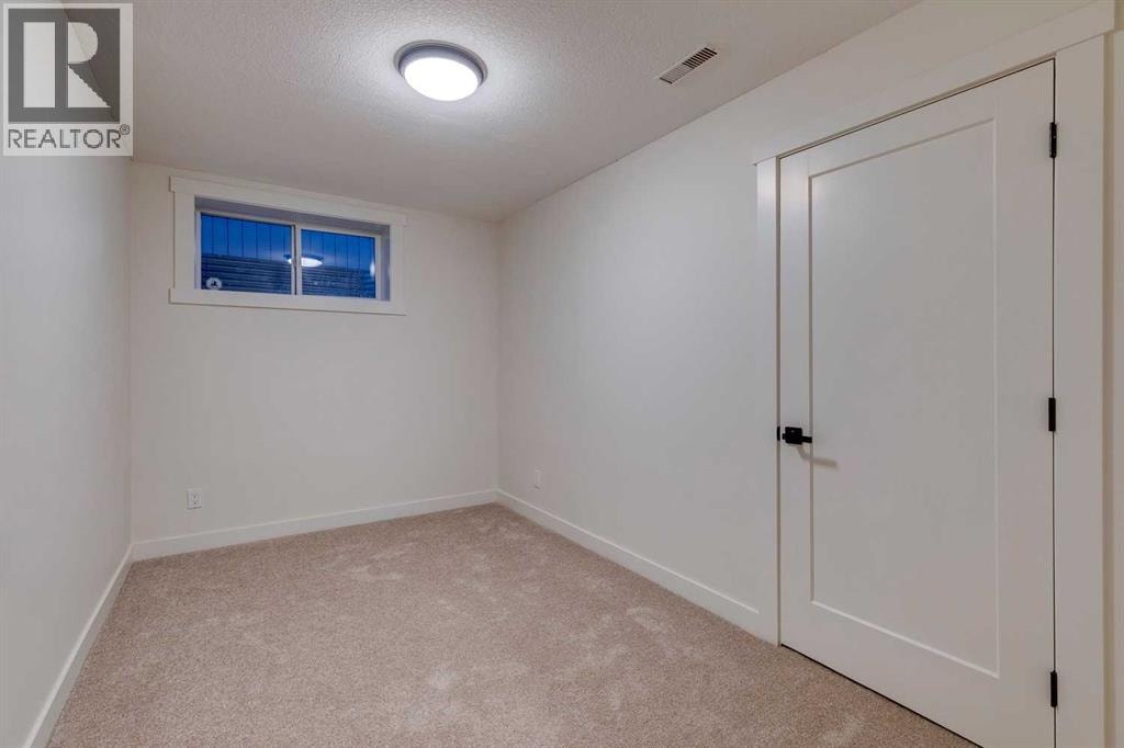 16 Simcrest Point SW — photo 43