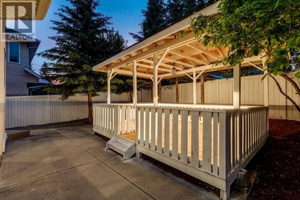 16 Simcrest Point SW — photo 48