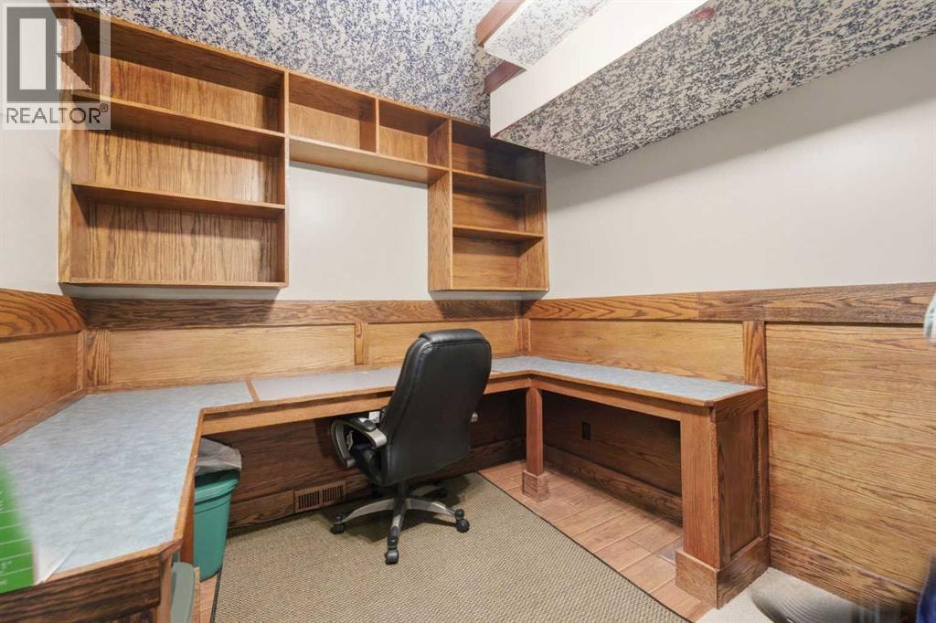 235 Citadel Meadow Bay NW — photo 34