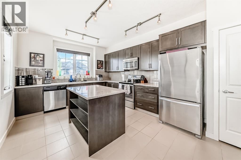 6 Nolan Hill Gate NW — photo 4