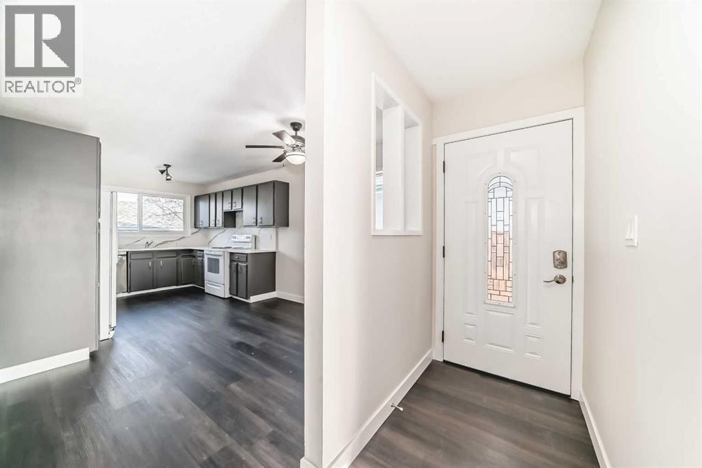 404 Acacia Drive SE — photo 4