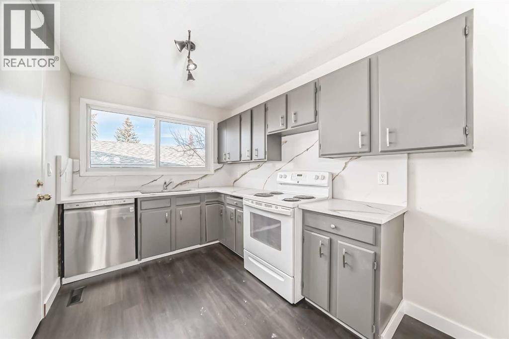 404 Acacia Drive SE — photo 3