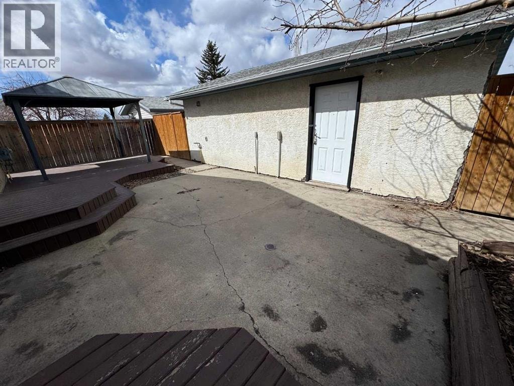 404 Acacia Drive SE — photo 39