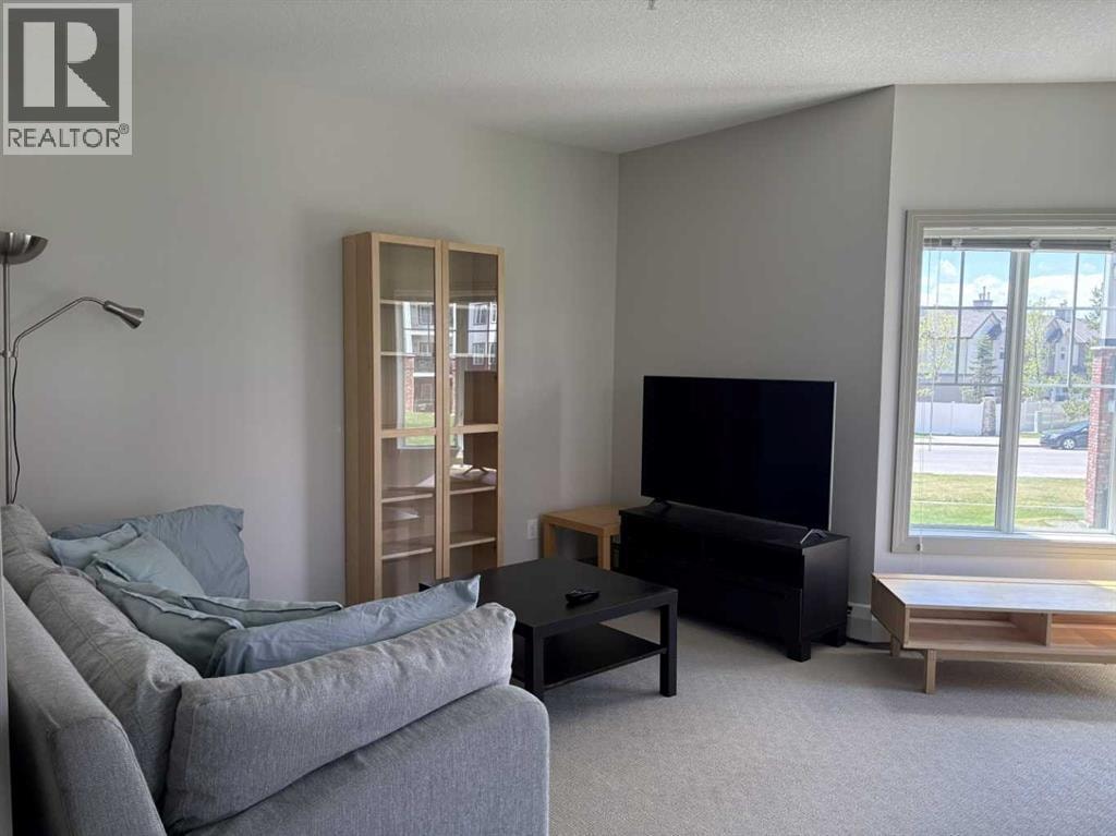220, 70 Royal Oak Plaza NW — photo 10