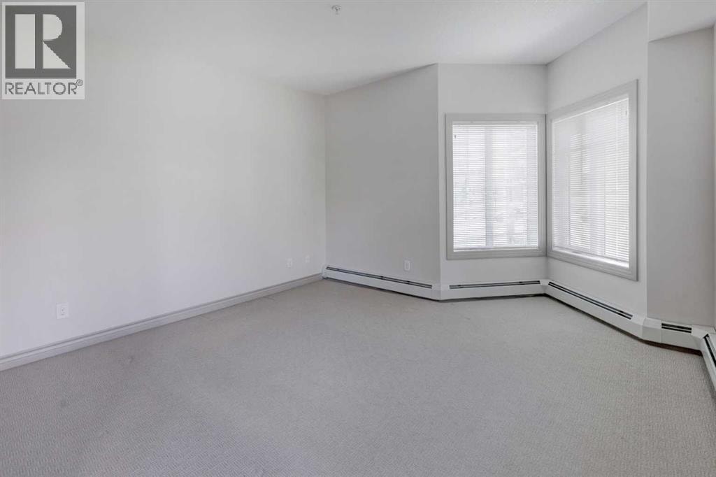 220, 70 Royal Oak Plaza NW — photo 11