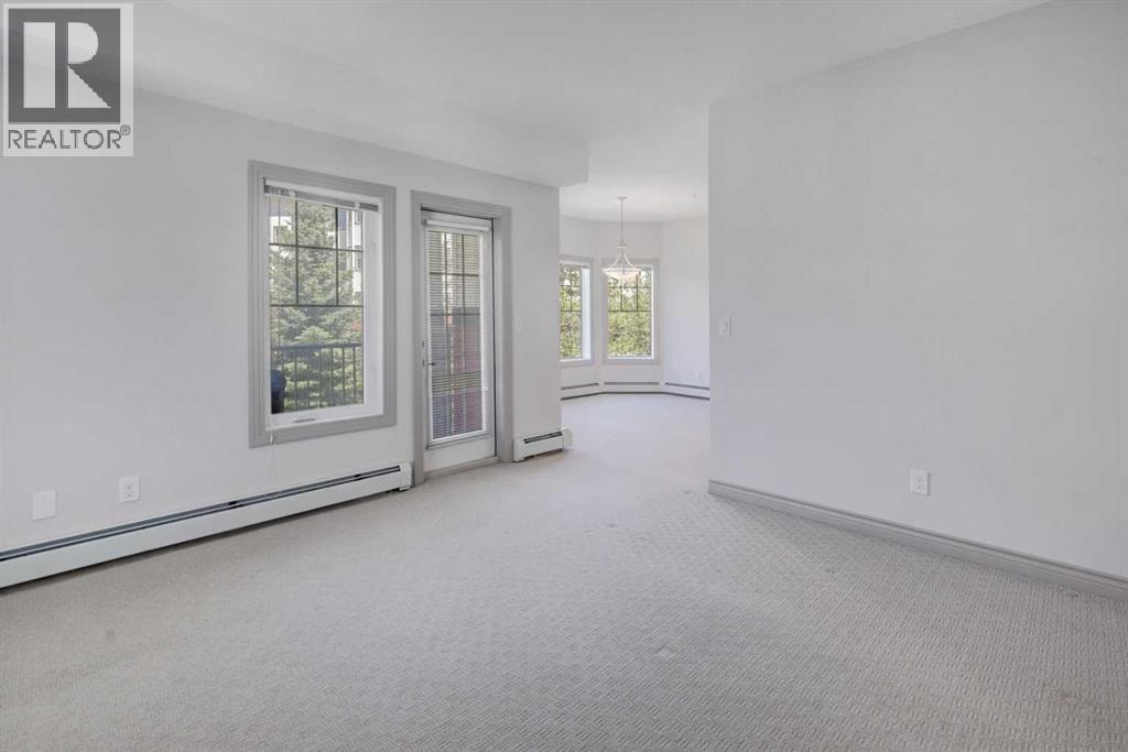 220, 70 Royal Oak Plaza NW — photo 15