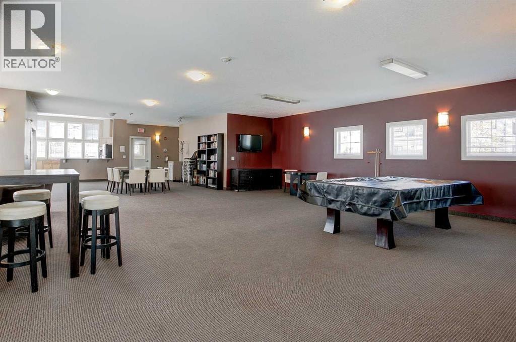 220, 70 Royal Oak Plaza NW — photo 37