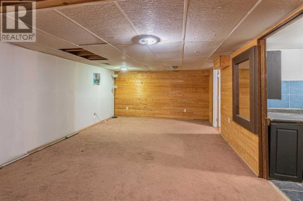 64 Castledale Crescent NE — photo 33