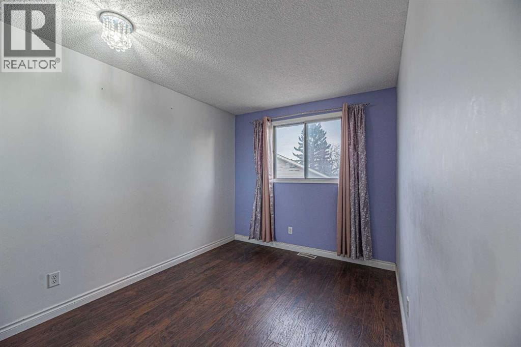 64 Castledale Crescent NE — photo 23
