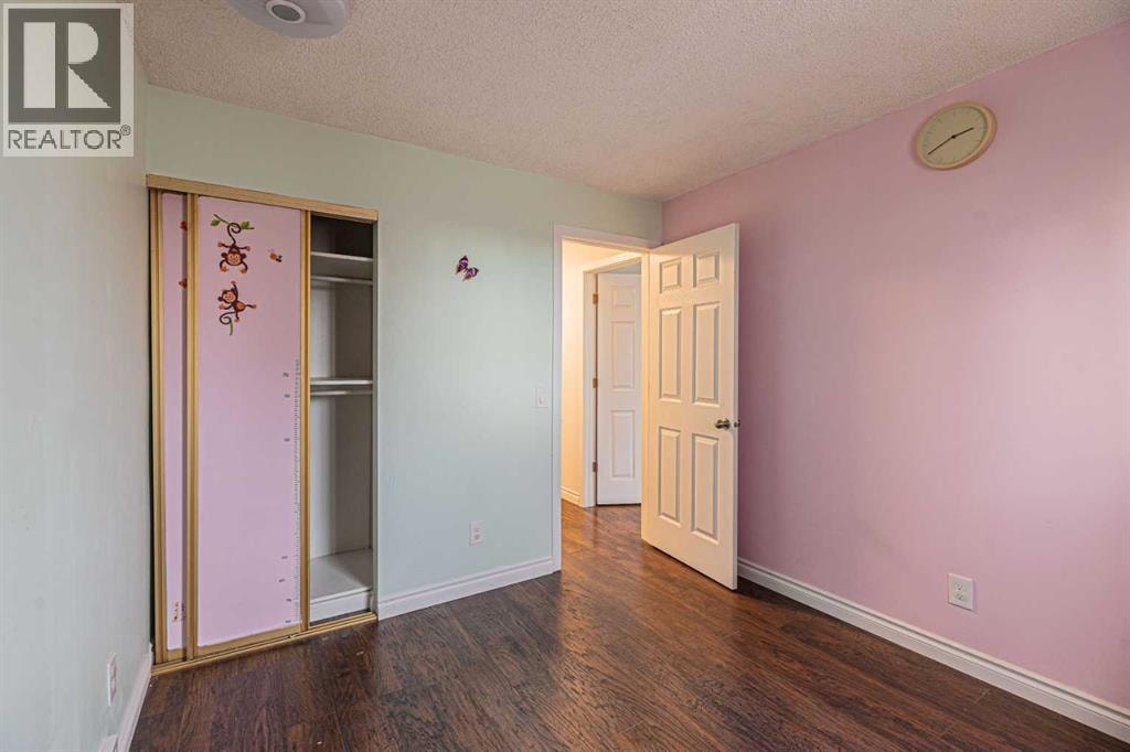 64 Castledale Crescent NE — photo 26