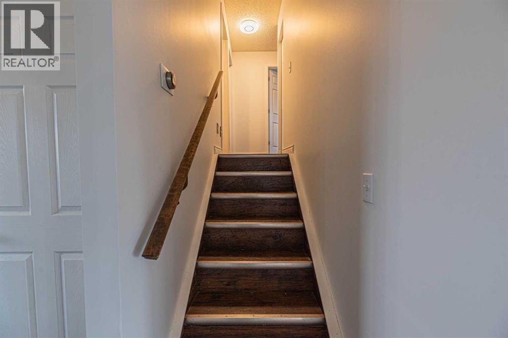 64 Castledale Crescent NE — photo 17