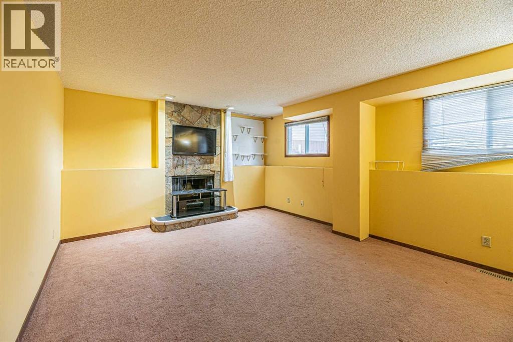64 Castledale Crescent NE — photo 28