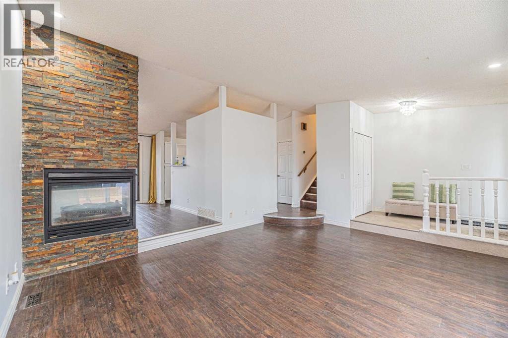 64 Castledale Crescent NE — photo 6