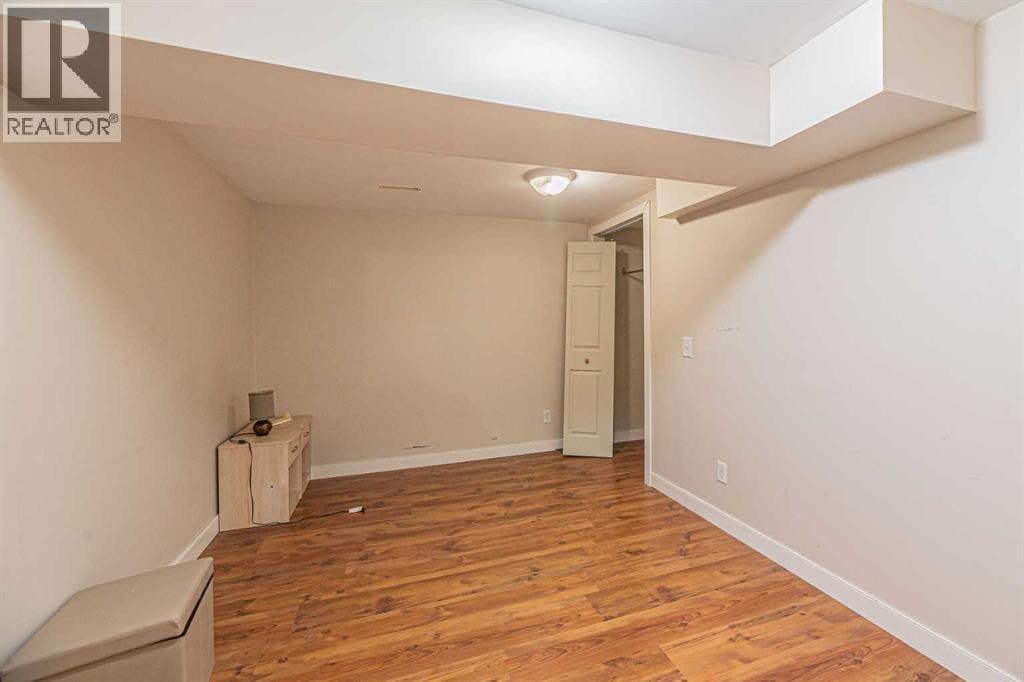 64 Castledale Crescent NE — photo 35