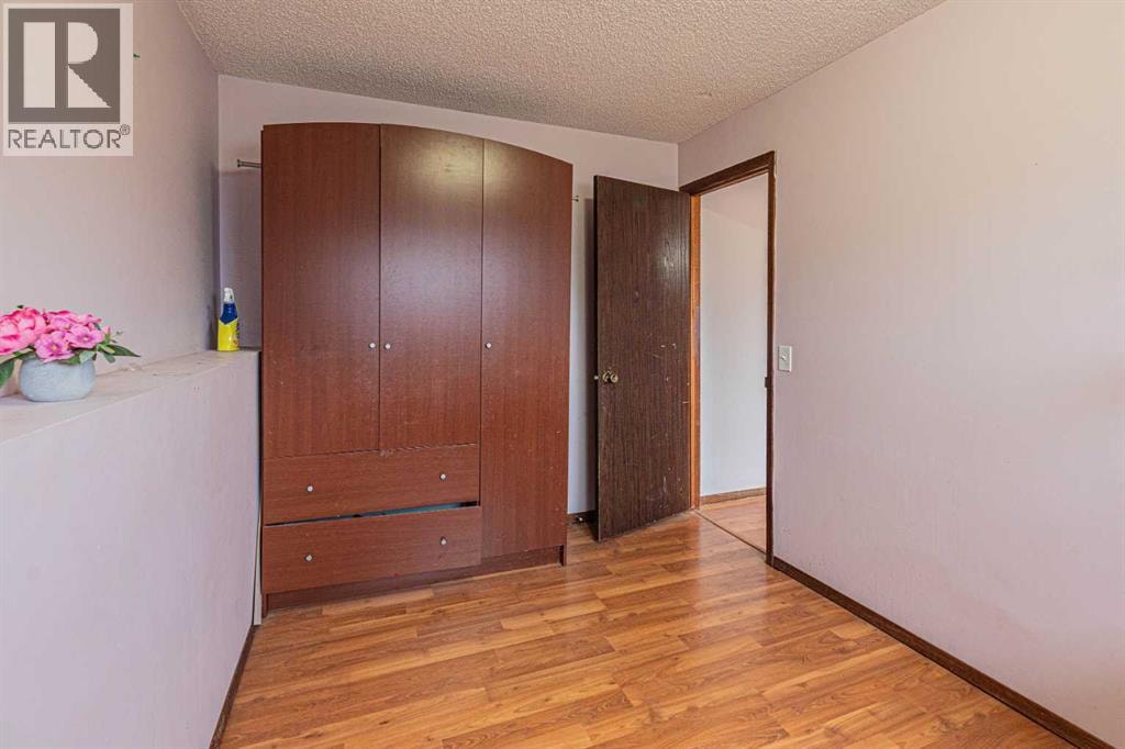 64 Castledale Crescent NE — photo 32