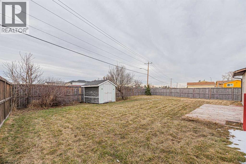 64 Castledale Crescent NE — photo 42