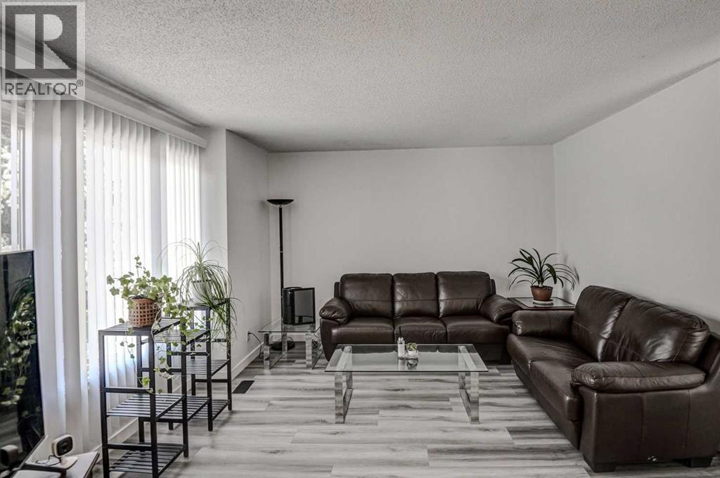 184 Erin Croft Crescent SE — photo 3