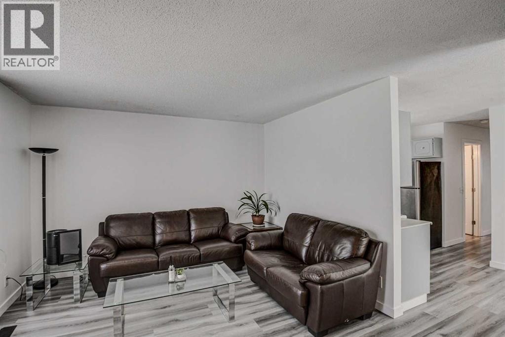 184 Erin Croft Crescent SE — photo 4