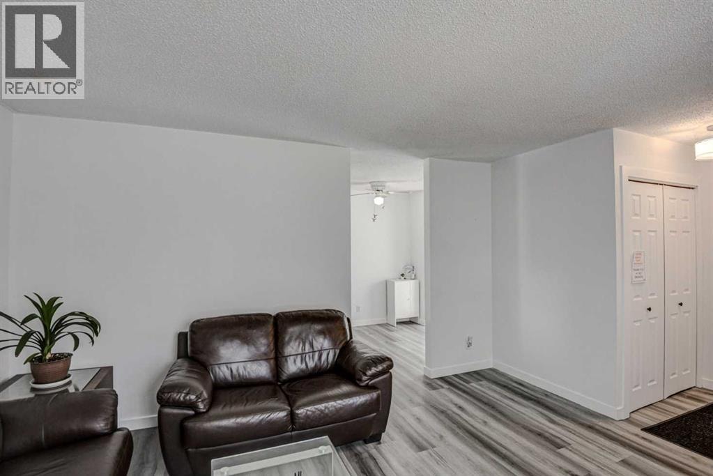 184 Erin Croft Crescent SE — photo 5