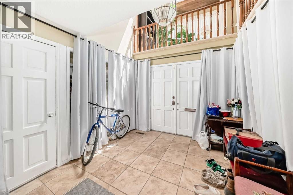 156 Edgehill Close NW — photo 4