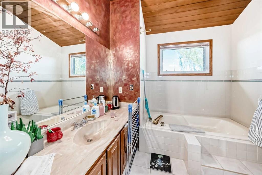 156 Edgehill Close NW — photo 34
