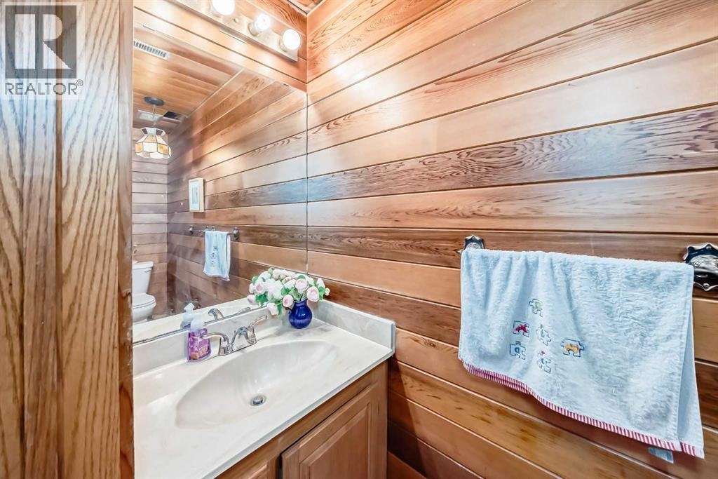 156 Edgehill Close NW — photo 42